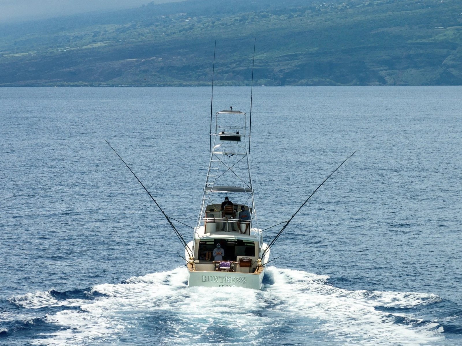 Huntress Sportfishing on Kona coast