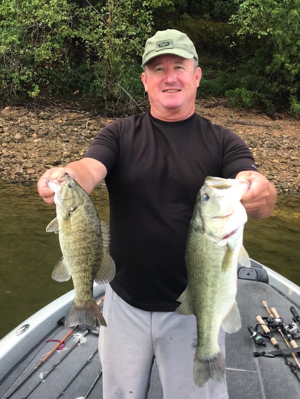 On the Lake Barkley, photographed by Shelldivers Guide Service